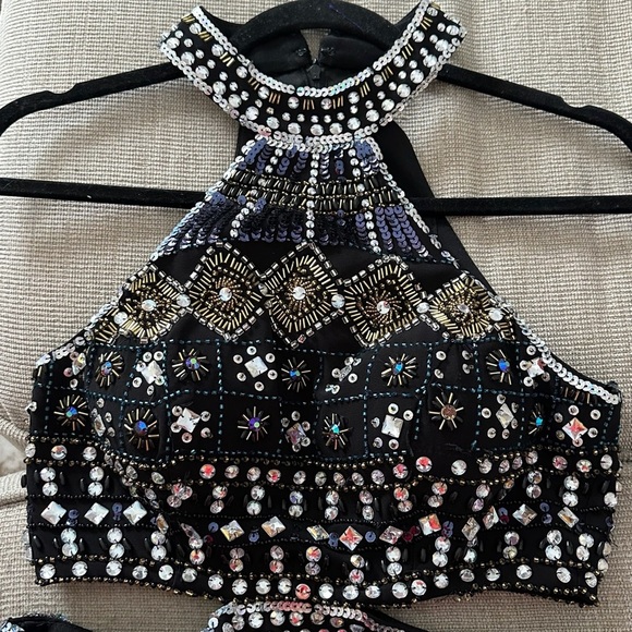 Xscape Black Sleeveless Beaded Cutout Halter Gown Size 2 - Picture 7 of 9